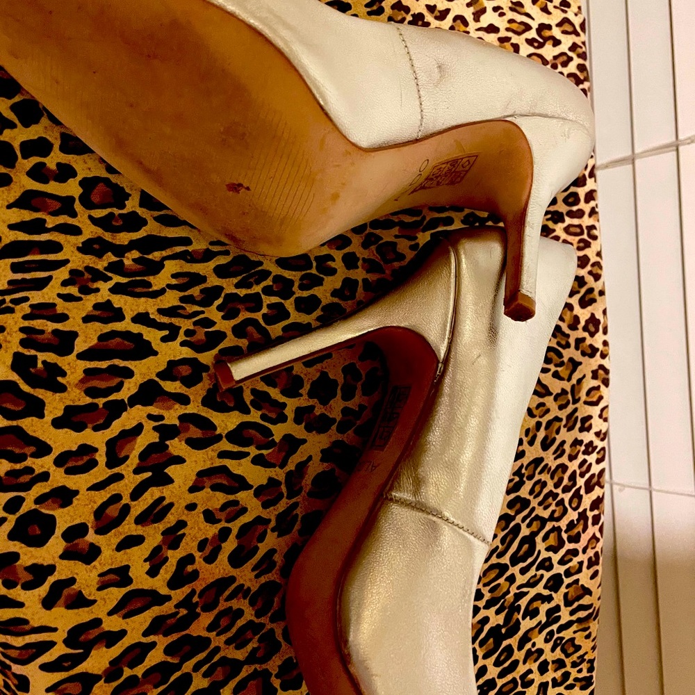 Silver shoe, can be worn formal or non formal